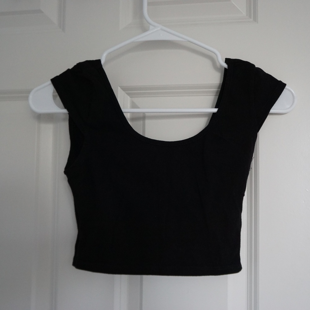 Black crop top